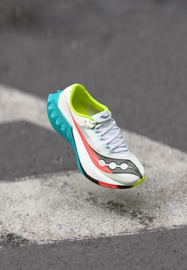 ENDORPHIN PRO 4 - Laufschuh Straße - white/mutant