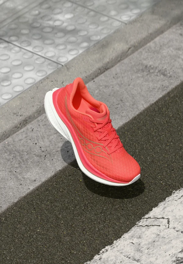 ENDORPHIN SPEED 5 - Laufschuh Straße - coral/salmon