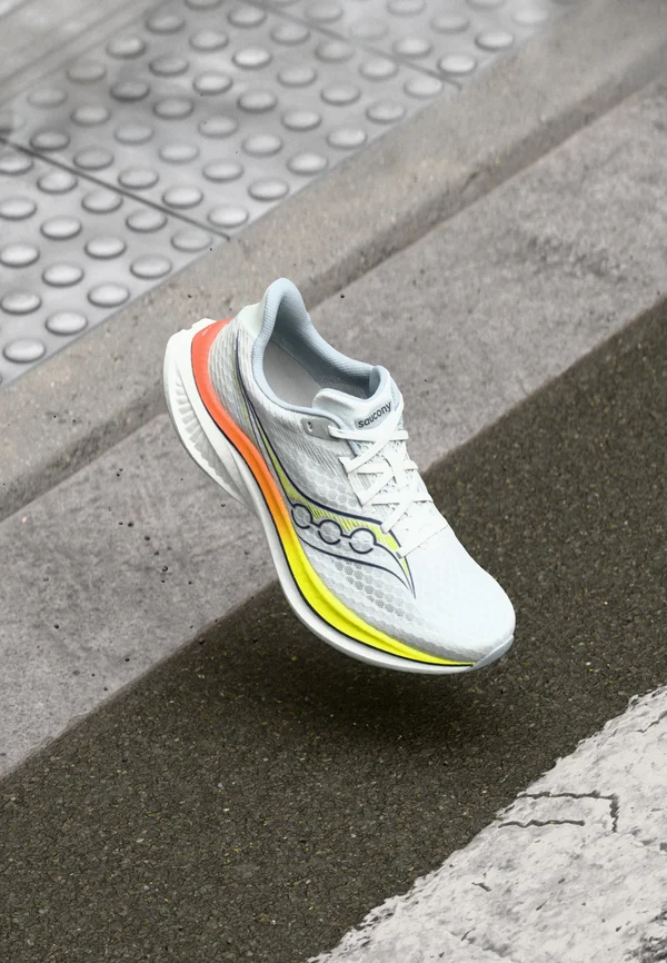 ENDORPHIN SPEED 5 - Laufschuh Straße - white/citron