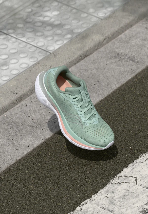 ENDORPHIN TRAINER - Laufschuh Straße - aloe
