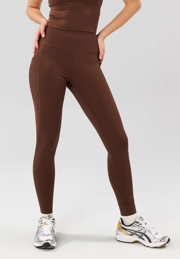 ESSENTIAL FULL LENGTH HIGH RISE LEGGINGS WITH SIDE POCKET - Tights - dark brown