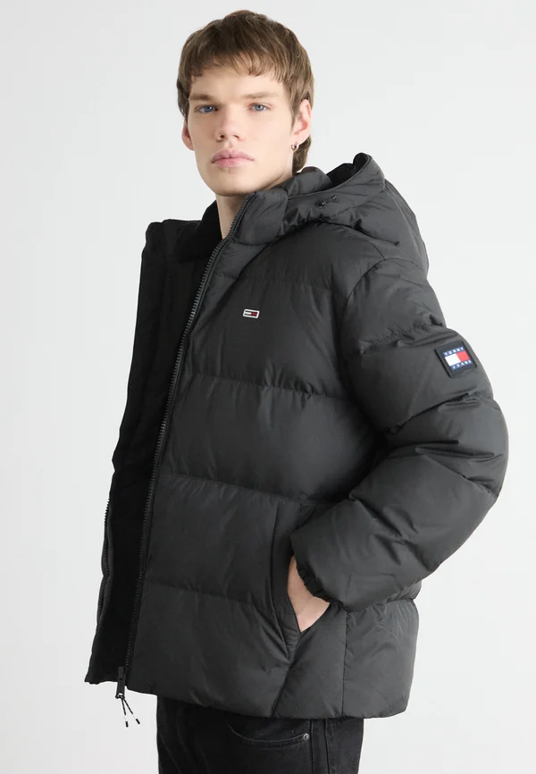 ESSENTIAL JACKET - Daunenjacke - black