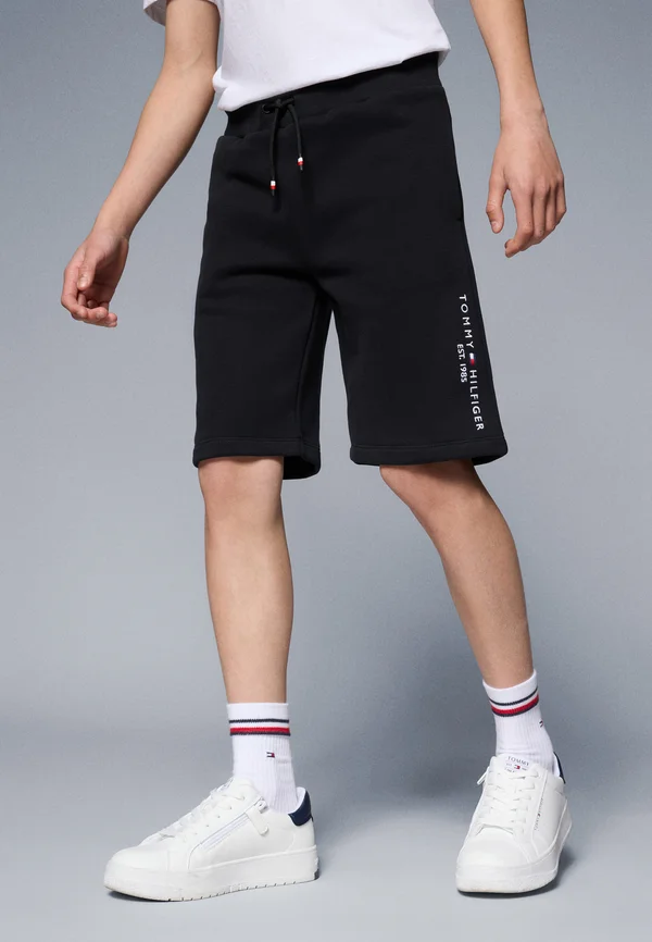 ESSENTIAL  - Shorts - black