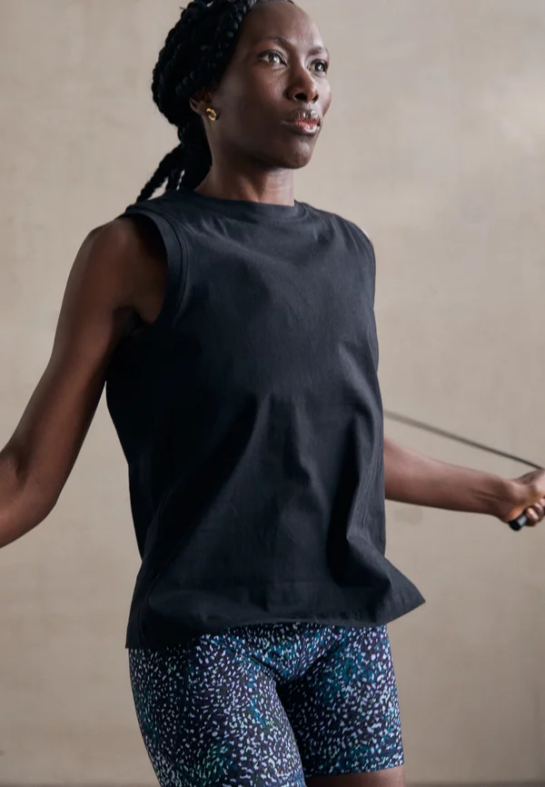 ESSENTIAL SLEEVELESS TANK - Top - black