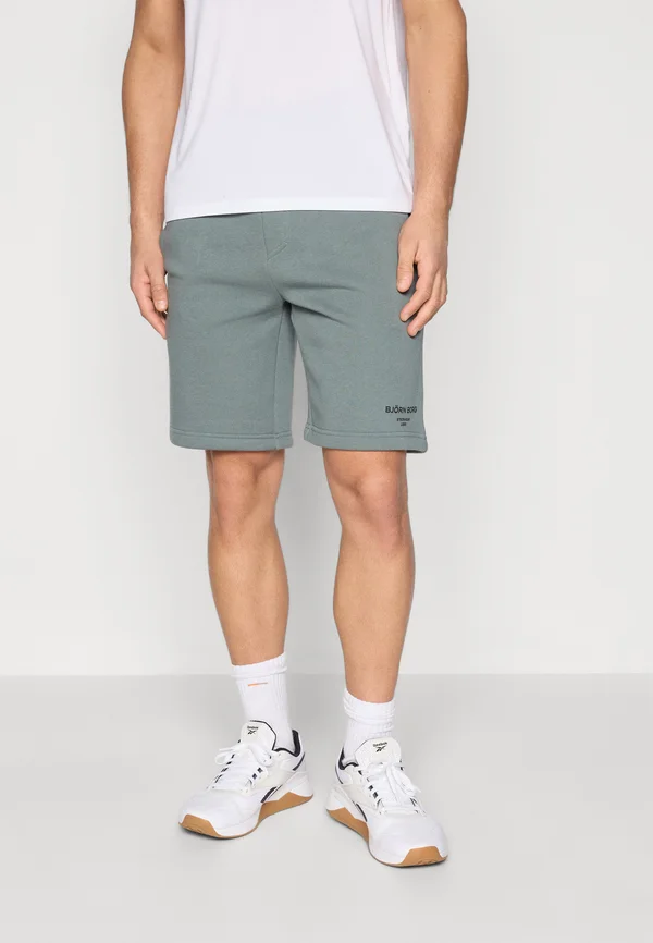 ESSENTIAL SWEATSHORTS - Kurze Sporthose - balsam green