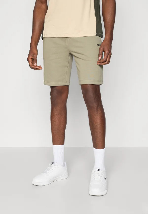 ESSENTIAL SWEATSHORTS - Kurze Sporthose - vetiver