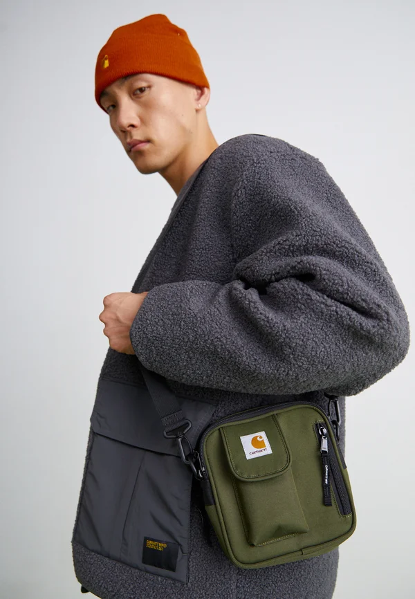 ESSENTIALS BAG SMALL UNISEX - Umhängetasche - office green