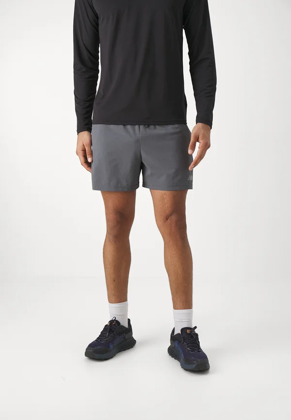 ESSENTIALS - Kurze Sporthose - graphite