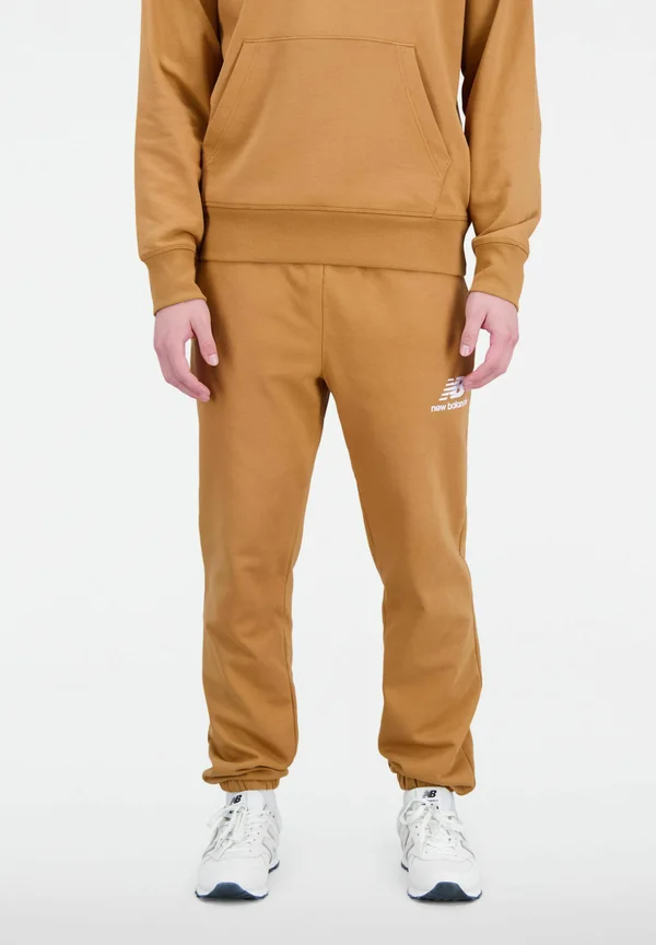 ESSENTIALS STACKED LOGO  - Jogginghose - tobacco
