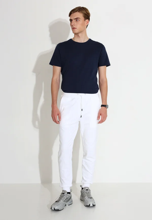 EVERYDAY COMFORT JOEL - Jogginghose - white