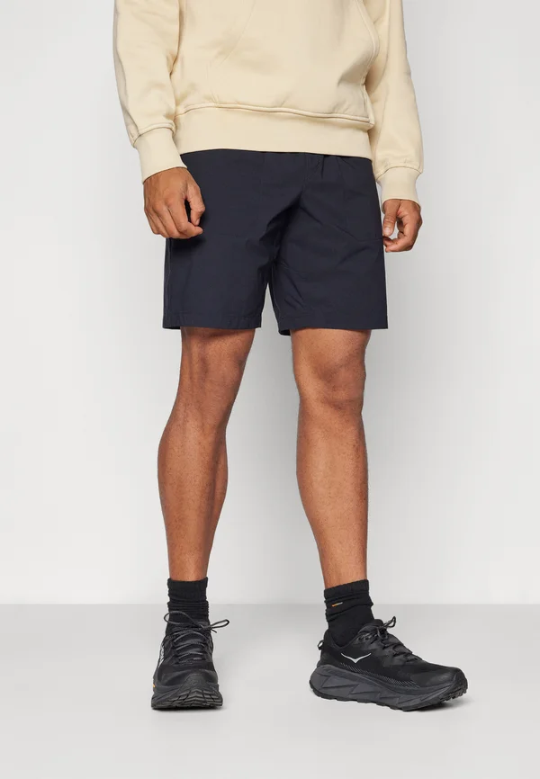 EVERYDAY EXPLORER SHORT - Kurze Sporthose - black