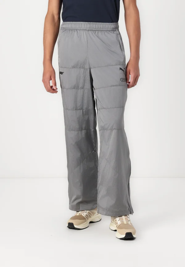 F1 T7 OVERSIZED TRACK PANTS - Jogginghose - team silver