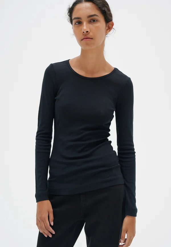 FANGIW   - Strickpullover - black