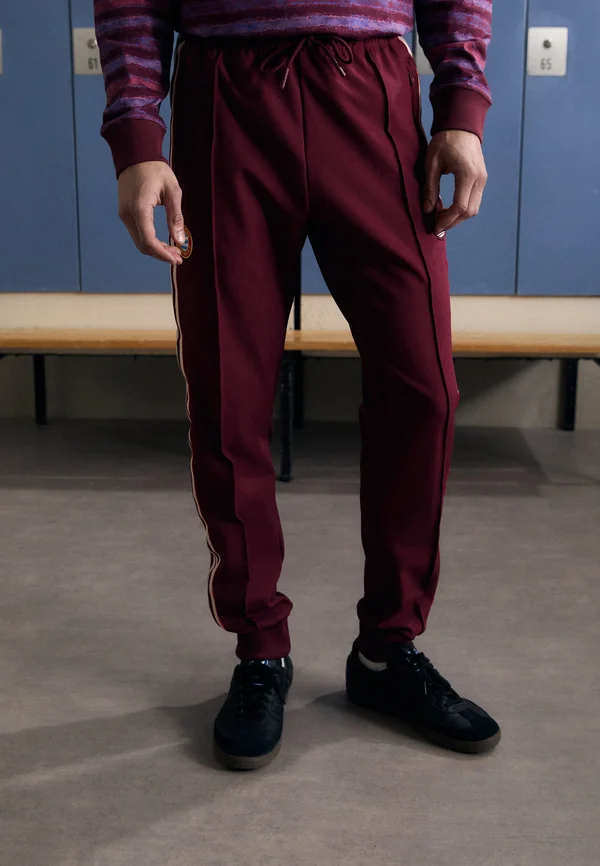 FC BAYERN MUENCHEN ICON PANTS - Vereinsmannschaften - shadow red