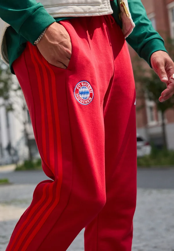 FC BAYERN MUNICH DNA PANT - Jogginghose - power red