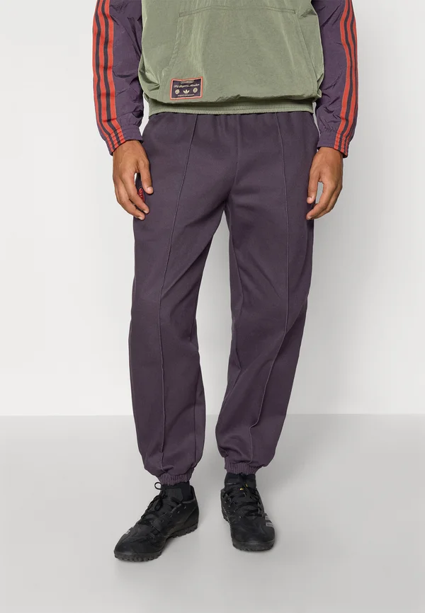 FC BAYERN MUNICH ICON DRILL PANTS - Vereinsmannschaften - aurora black