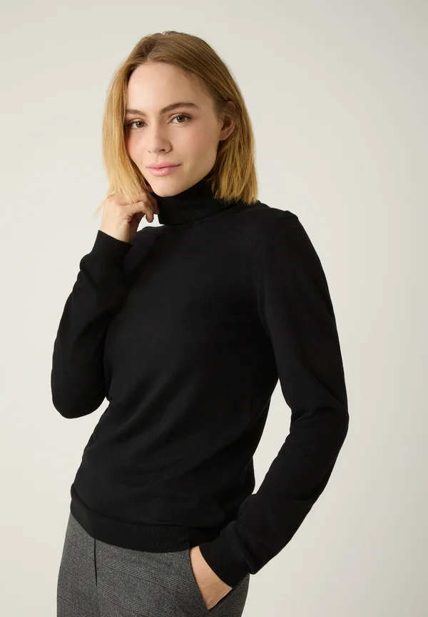FIGURBETONTER ROLLKRAGEN - Strickpullover - black