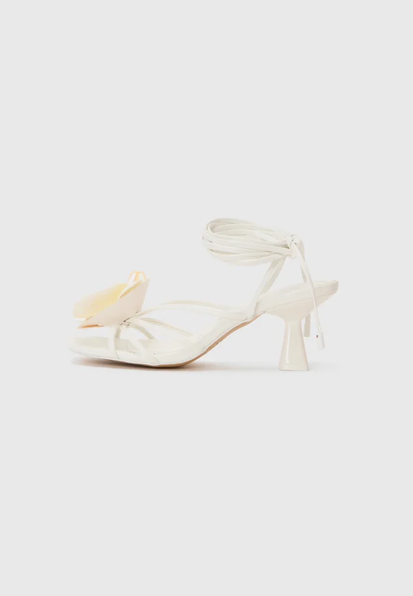 FLOURISH - Schaftsandale - white