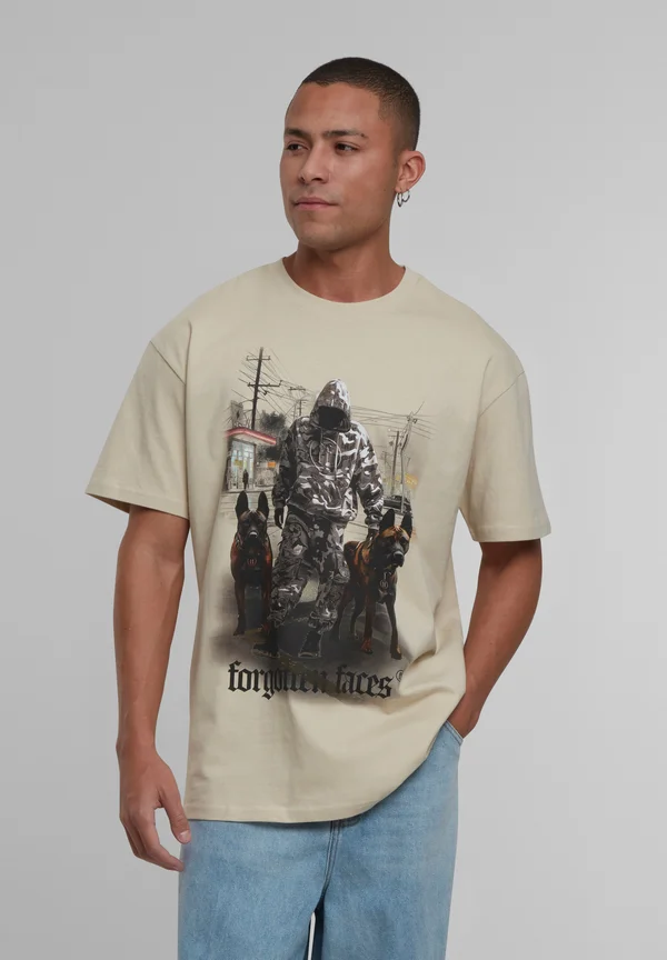 FORGOTTEN FACES  - T-Shirt print - sand