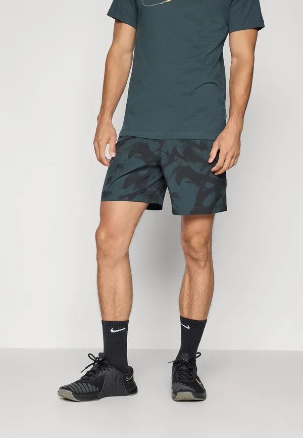 FORM SHORT - Kurze Sporthose - seaweed/black