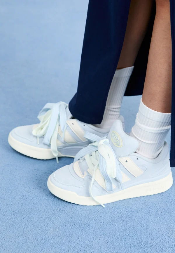 FORUM 2000 UNISEX - Sneaker low - white/off white/light blue