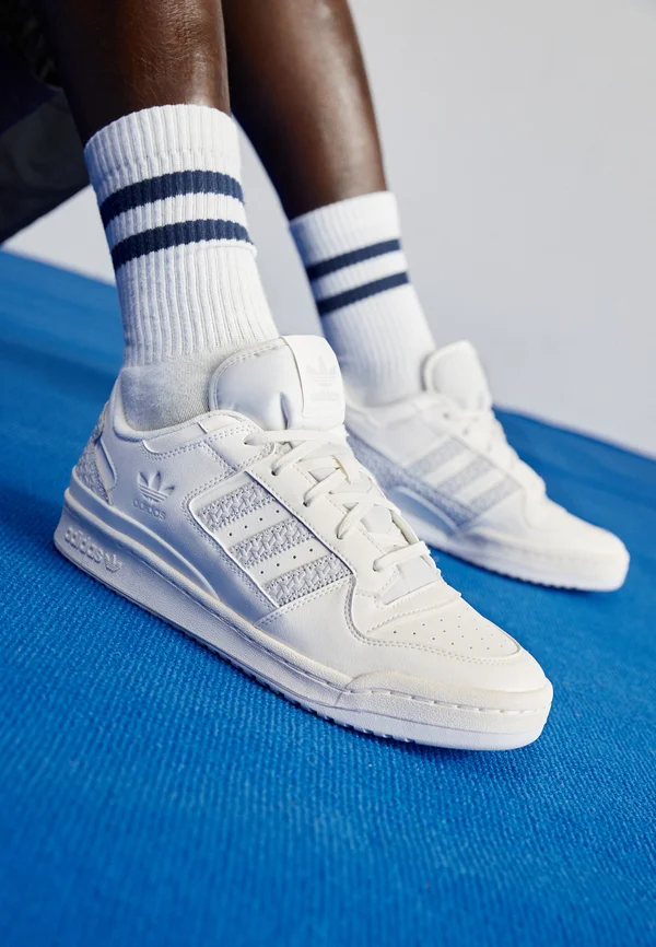 FORUM CL UNISEX - Sneaker low - core white/grey one/off-white