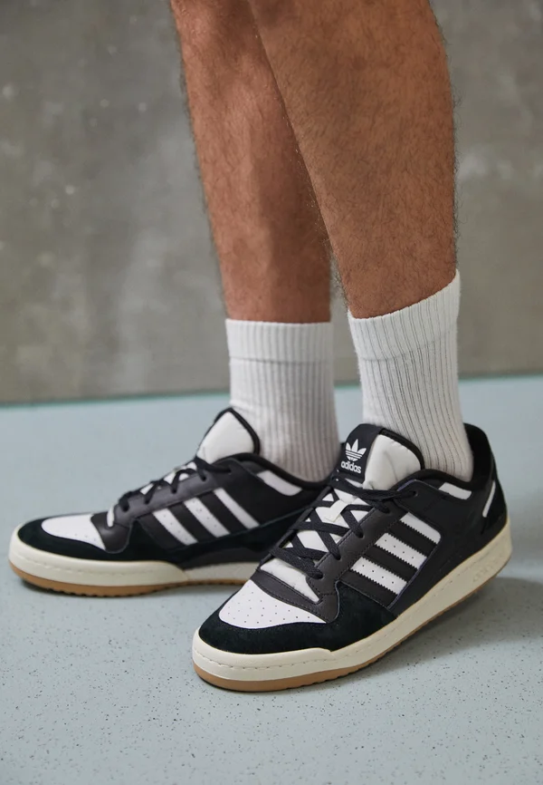 FORUM LOW CLASSIC - Sneaker low - core black/white/cream white