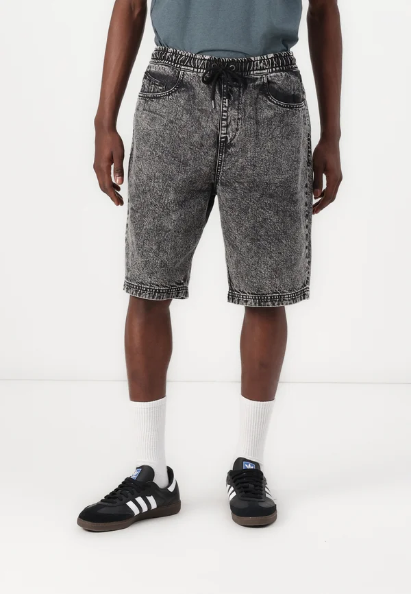 FREAZY LOOSE - Jeans Shorts - light acid black