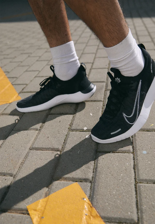FREE RN FK NEXT NATURE - Laufschuh Straße - black/white/anthracite