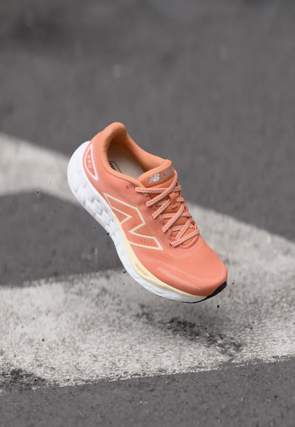 FRESH FOAM 680 - Laufschuh Straße - peach nectar