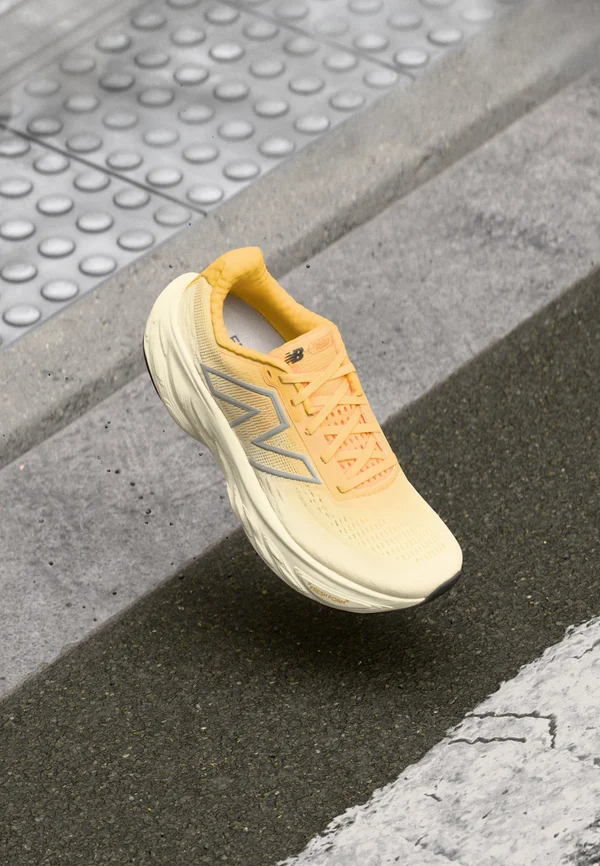 FRESH FOAM X 1080 V14 - Laufschuh Straße - clementine