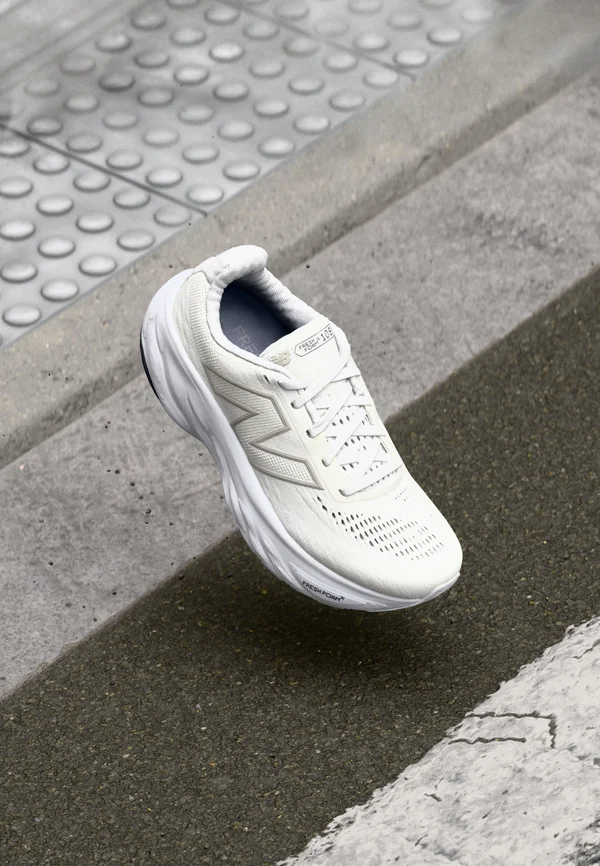 FRESH FOAM X 1080 V14 - Laufschuh Straße - white