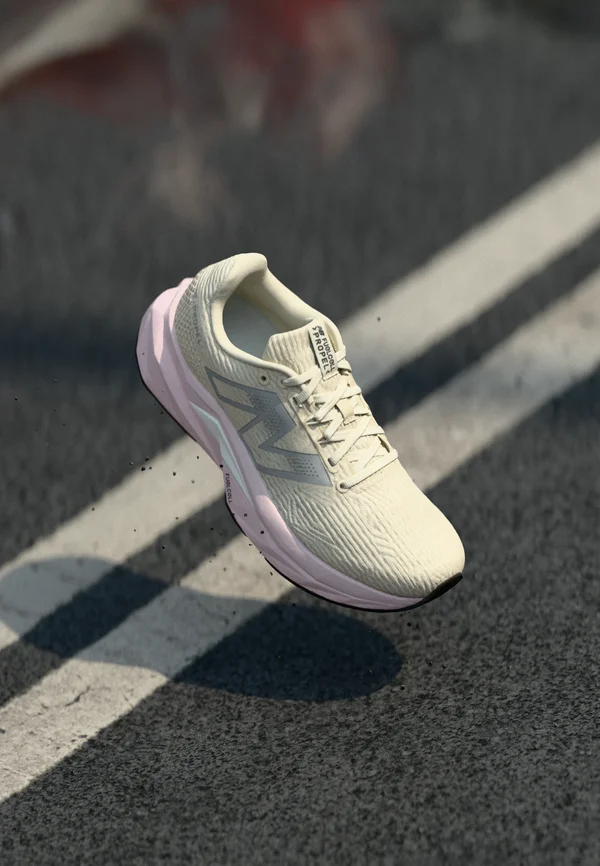 FUELCELL PROPEL V5 - Laufschuh Straße - beige