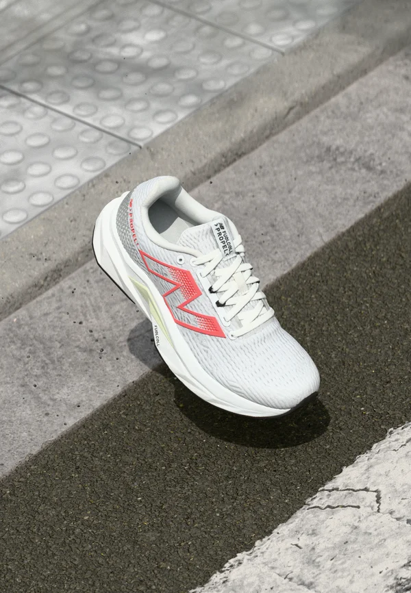 FUELCELL PROPEL V5 - Laufschuh Straße - white