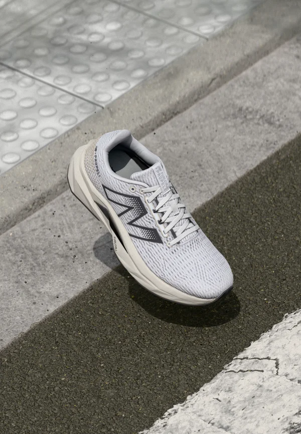 FUELCELL PROPEL V5 - Laufschuh Straße - white