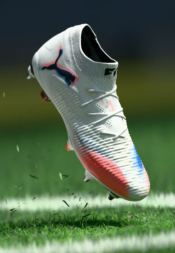 FUTURE 8 ULTIMATE MXSG - Fußballschuhe für weichen Untergrund - white/black/glowing red