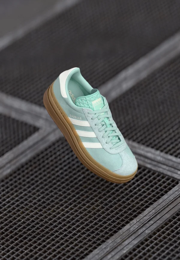 GAZELLE BOLD - Sneaker low - ash green/off white