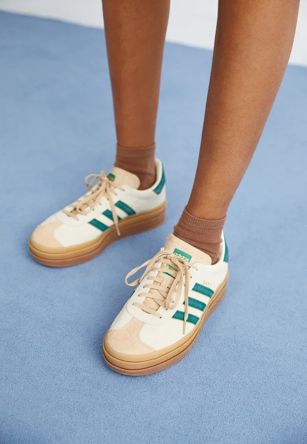 GAZELLE BOLD - Sneaker low - cream white/collegiate green/magic beige