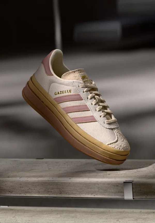 GAZELLE BOLD - Sneaker low - cream white/warm clay/sand strata