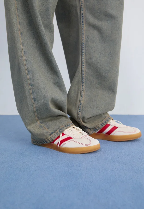 GAZELLE INDOOR - Sneaker low - better scarlet/cream white