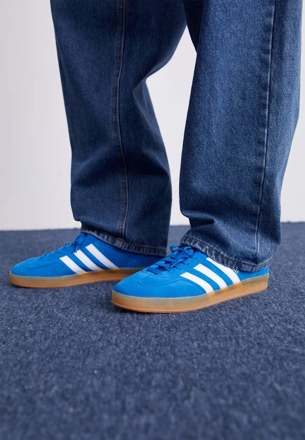 GAZELLE INDOOR - Sneaker low - bluebird/footwear white
