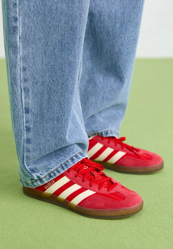 GAZELLE INDOOR  - Sneaker low - red/better scarlet/cream white