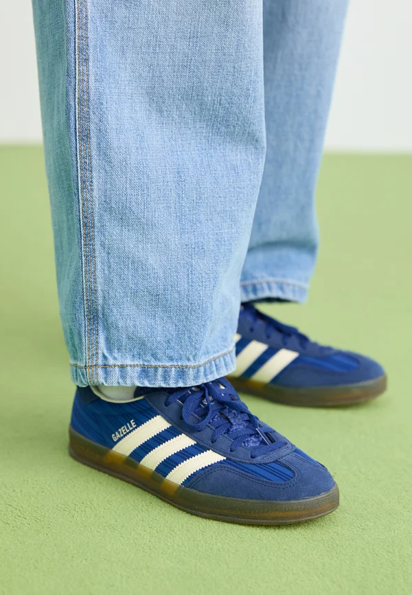 GAZELLE INDOOR  - Sneaker low - victory blue/night indigo/cream white