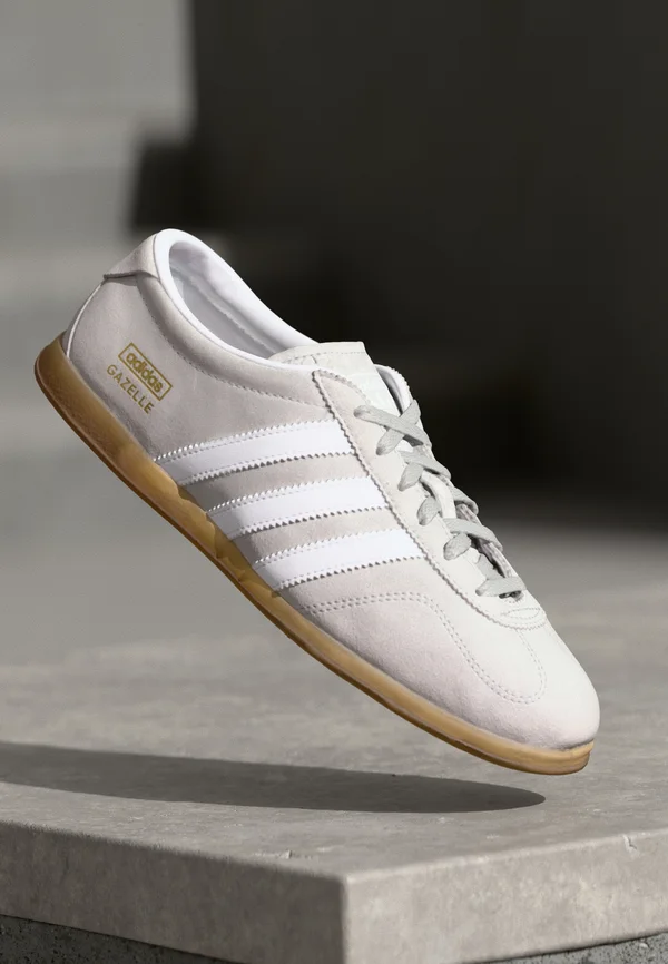 GAZELLE LO PRO W - Sneaker low - grey two/footwear white