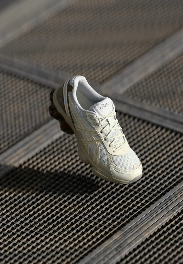 GEL KINETIC FLUENT UNISEX - Sneaker low - white/marzipan