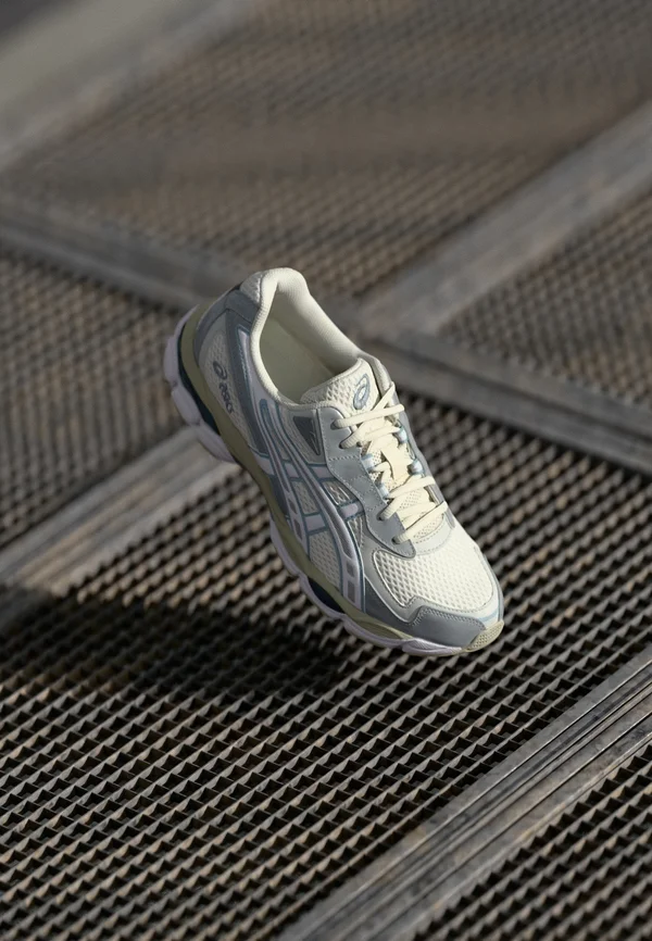 GEL NYC 2055 UNISEX - Sneaker low - cream/dolphin grey
