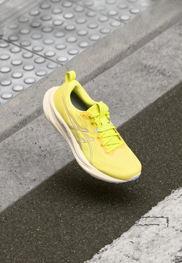 GEL PULSE 16 - Laufschuh Straße - citron/white