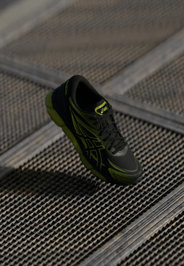 GEL QUANTUM 360 VIII UNISEX - Sneaker low - black/green apple