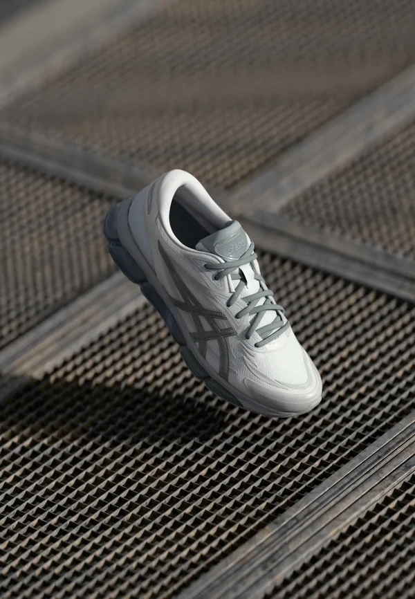 GEL QUANTUM 360 VIII UNISEX - Sneaker low - white/gravel