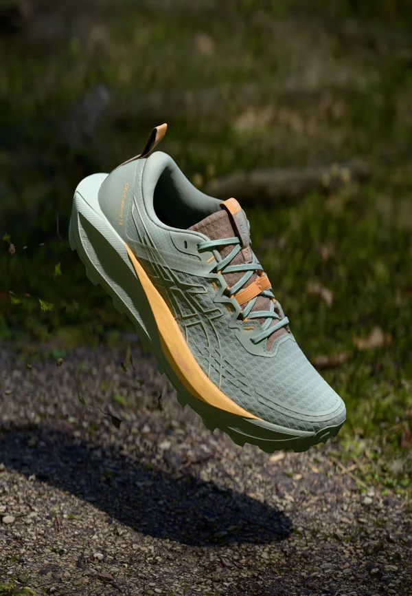 GEL TRABUCO 13 - Laufschuh Trail - lichen rock/cream